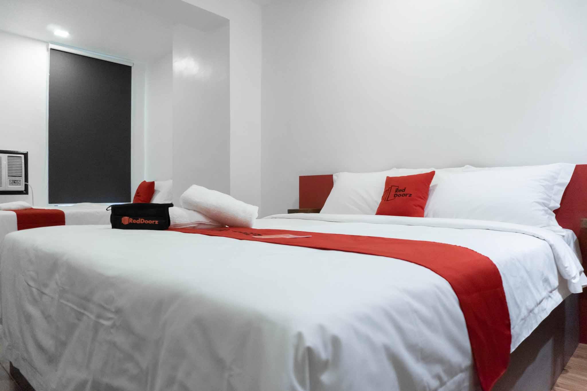 Reddoorz Plus At Mm Hotel Las Pinas Former Reddoorz Plus Near Bamboo Organ מראה חיצוני תמונה