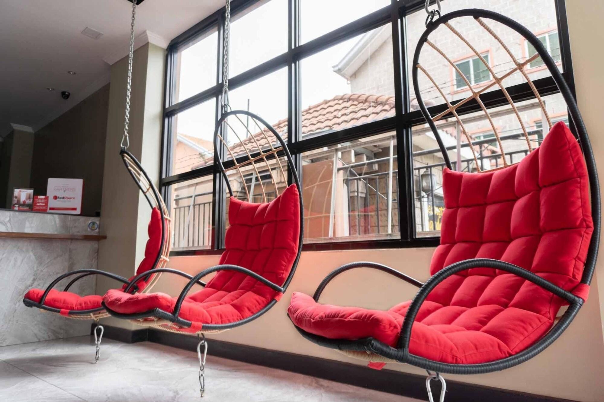 Reddoorz Plus At Mm Hotel Las Pinas Former Reddoorz Plus Near Bamboo Organ מראה חיצוני תמונה