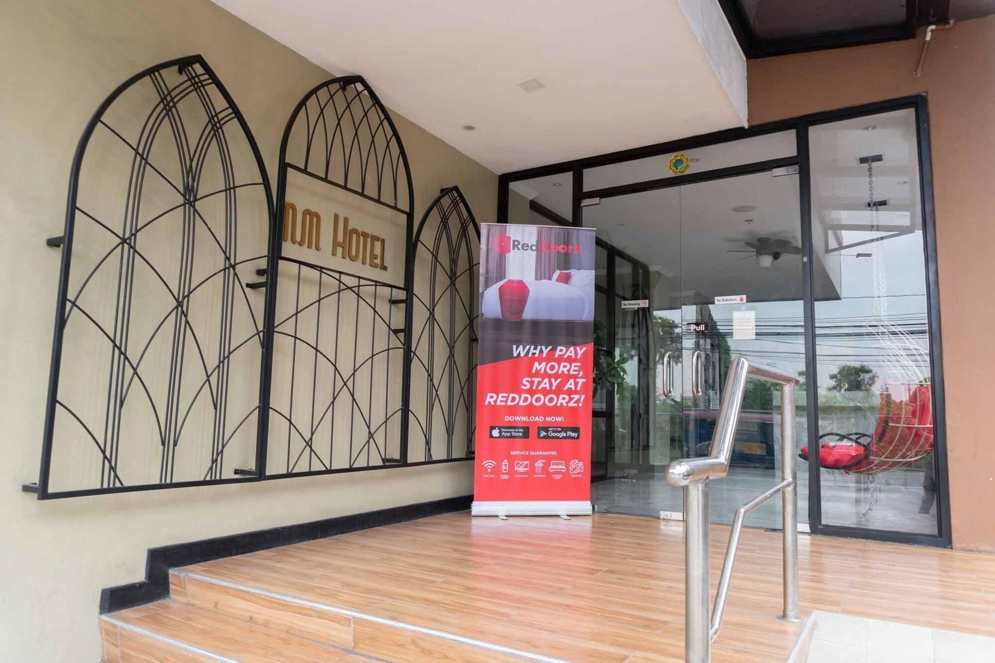 Reddoorz Plus At Mm Hotel Las Pinas Former Reddoorz Plus Near Bamboo Organ מראה חיצוני תמונה