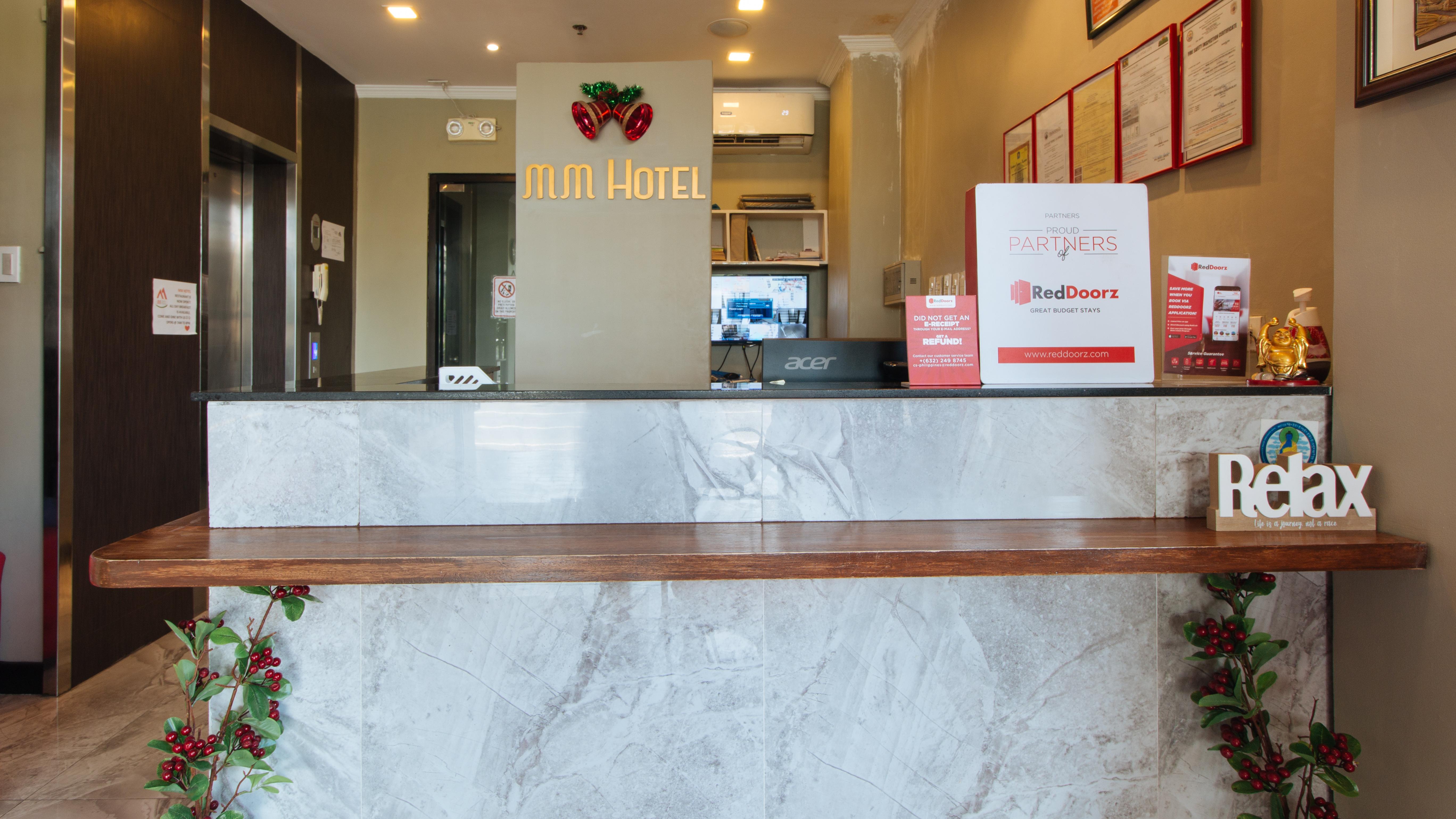 Reddoorz Plus At Mm Hotel Las Pinas Former Reddoorz Plus Near Bamboo Organ מראה חיצוני תמונה