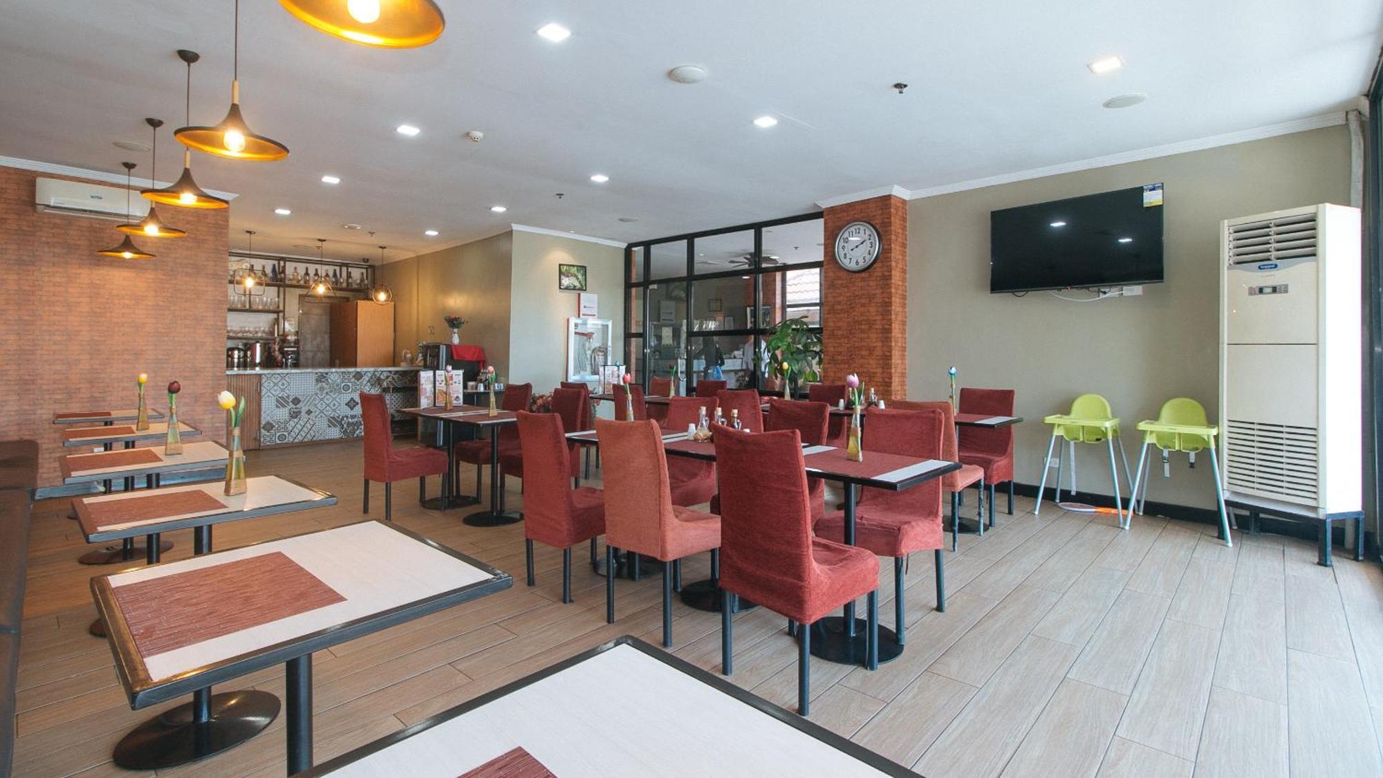 Reddoorz Plus At Mm Hotel Las Pinas Former Reddoorz Plus Near Bamboo Organ מראה חיצוני תמונה