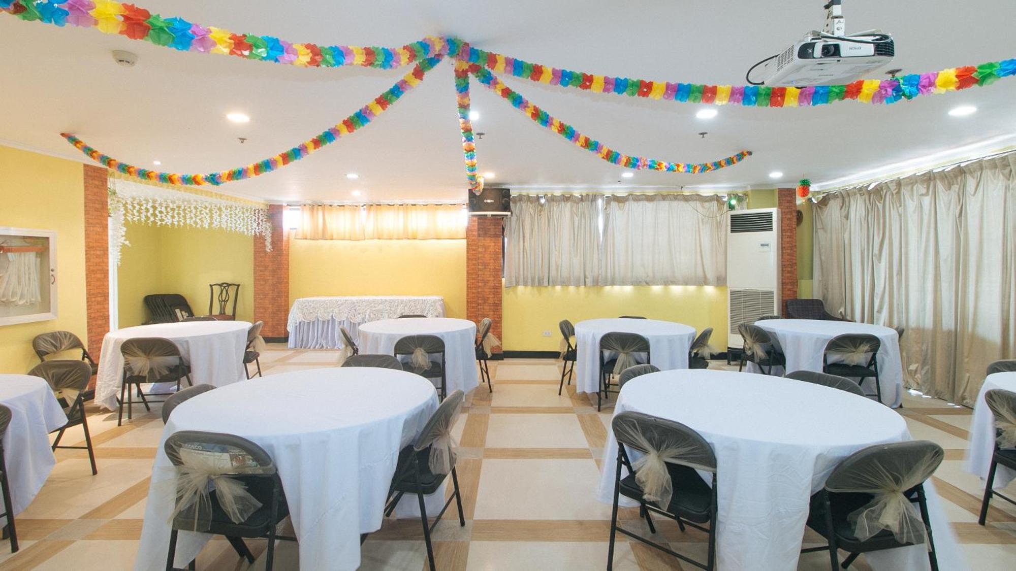 Reddoorz Plus At Mm Hotel Las Pinas Former Reddoorz Plus Near Bamboo Organ מראה חיצוני תמונה