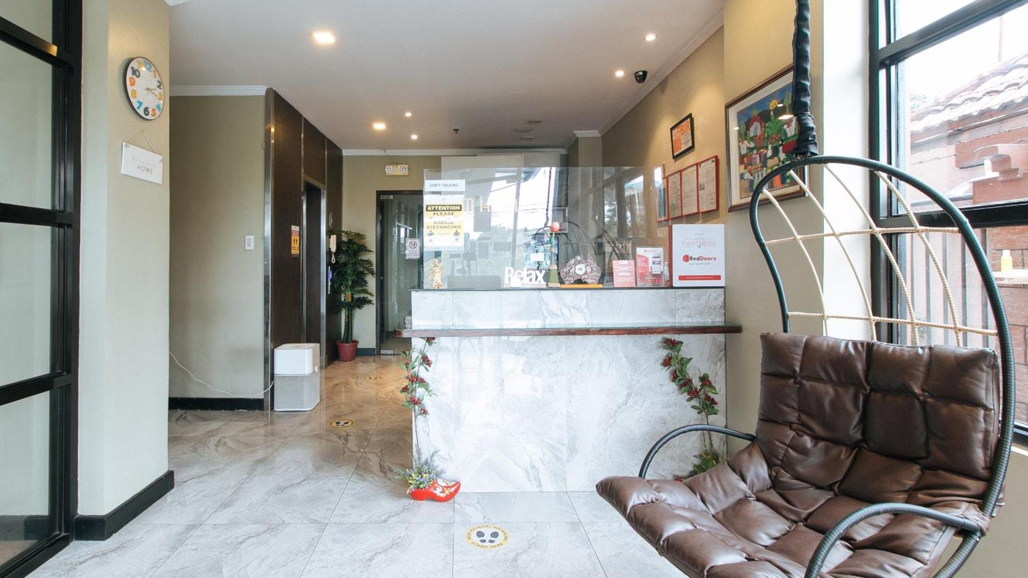 Reddoorz Plus At Mm Hotel Las Pinas Former Reddoorz Plus Near Bamboo Organ מראה חיצוני תמונה